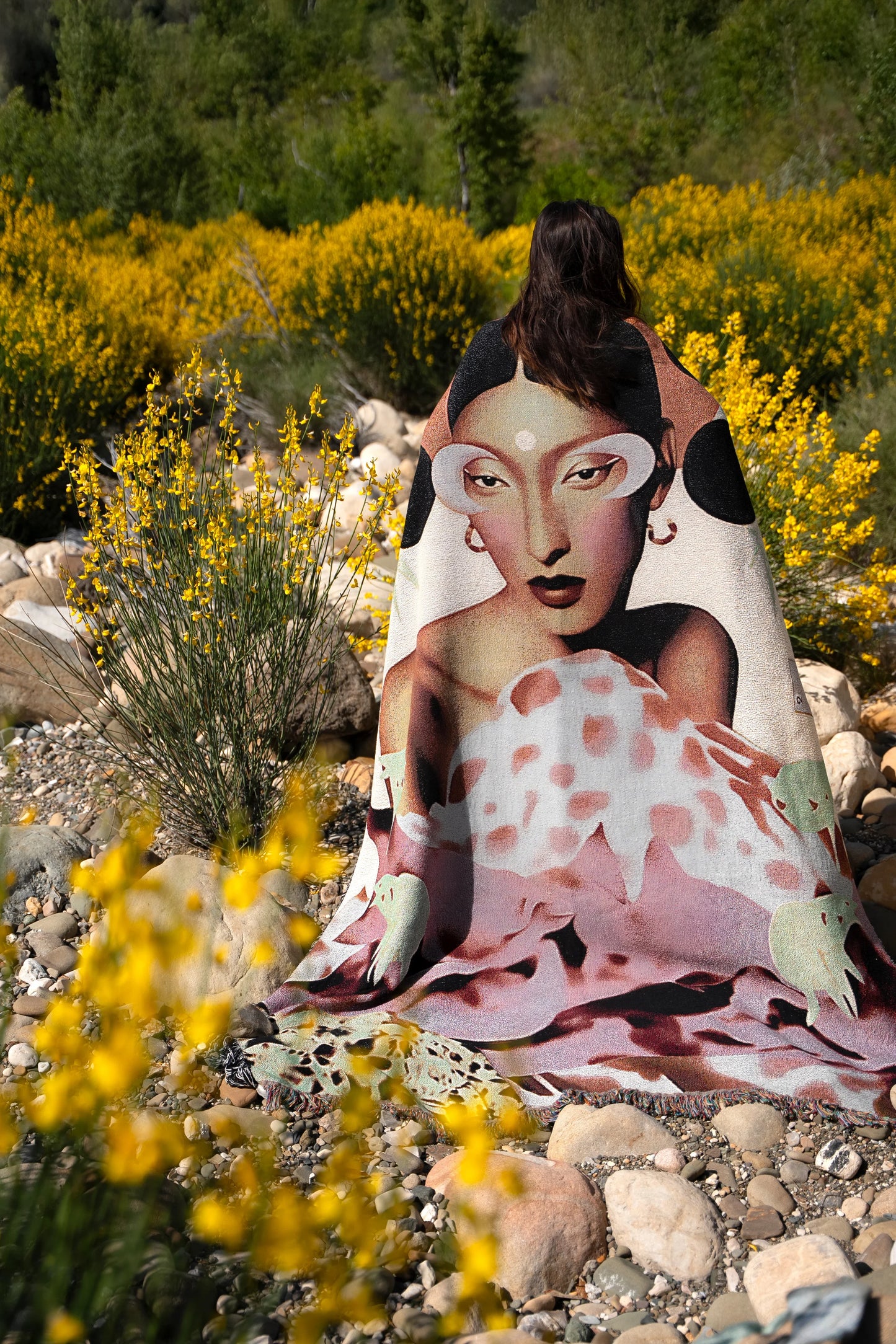 NOOR – Woven Art Blanket in yellow flowers